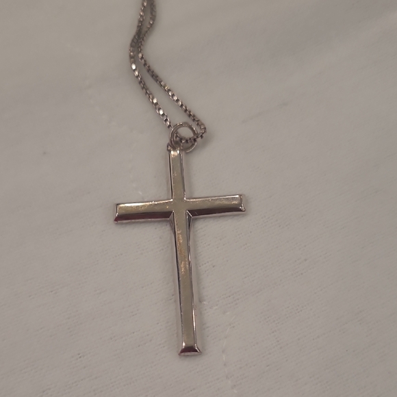 925 Italian Silver Cross Necklace - Picture 2 of 6